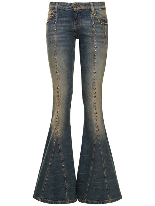 Blumarine: Jeans vita bassa in denim con borchie