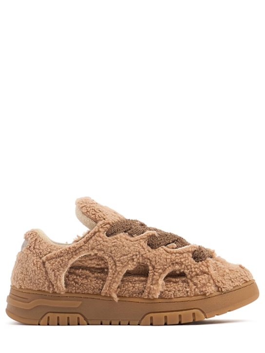 Santha - Sneakers Model 1
