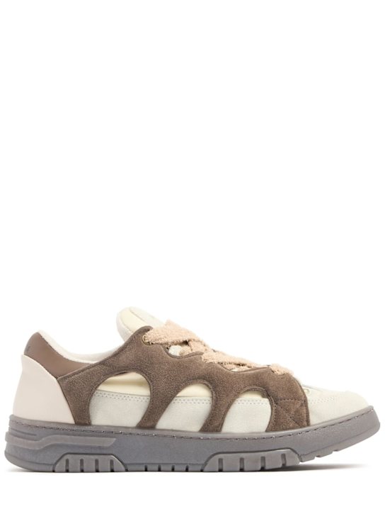 Santha: Sneakers Model 1