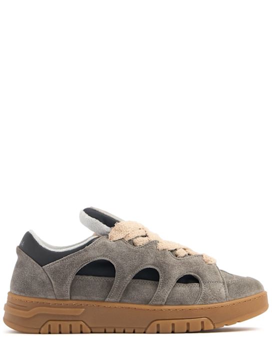 Santha: Sneakers Model 1