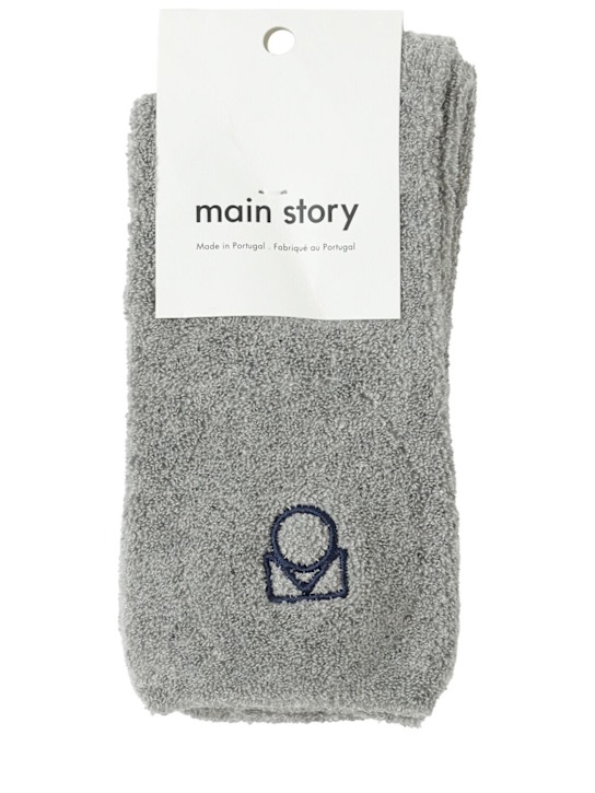 Main Story: Calcetines largos de algodón