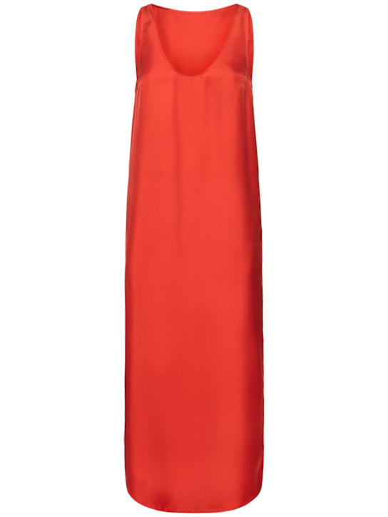 Loulou De Saison: Robe longue en soie à col rond Nada