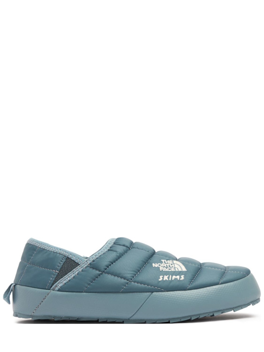 The North Face: SKIMS Thermoball Traction mules