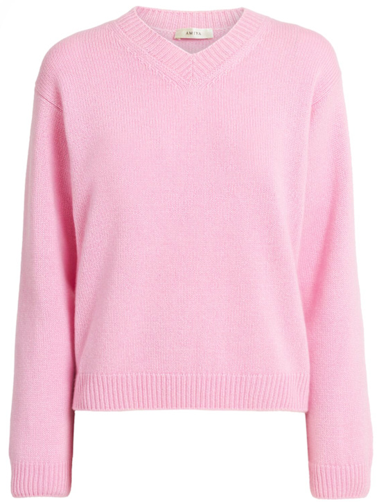 AMIYA: Nevia cashmere v-neck sweater