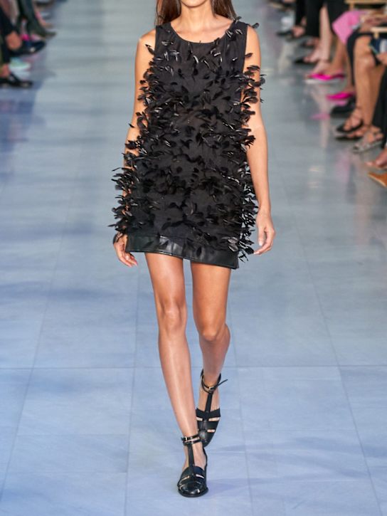 Max Mara: Vestido mini de chifón de seda y plumas