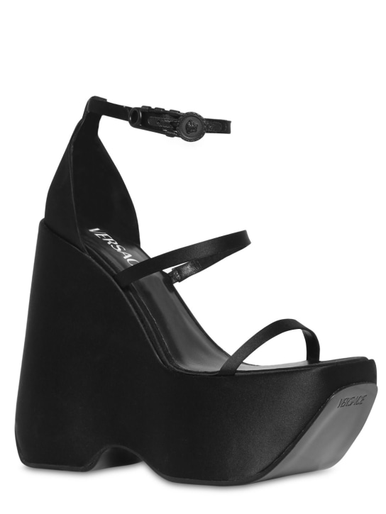 Versace: Sandales compensées en satin 160 mm