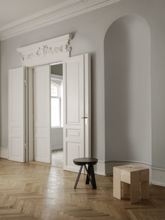 Karakter: TriAngle stool