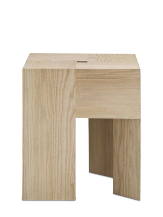 Karakter: TriAngle stool