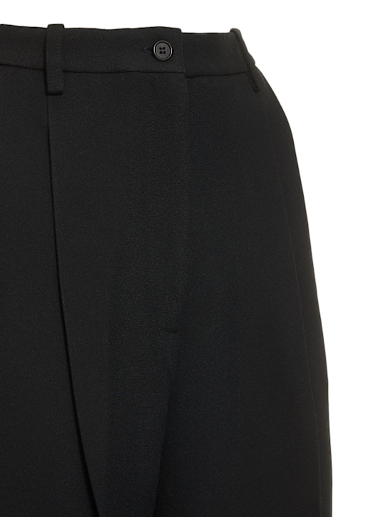 Michael Kors Collection: Pantalon droit plissé en gabardine Mika
