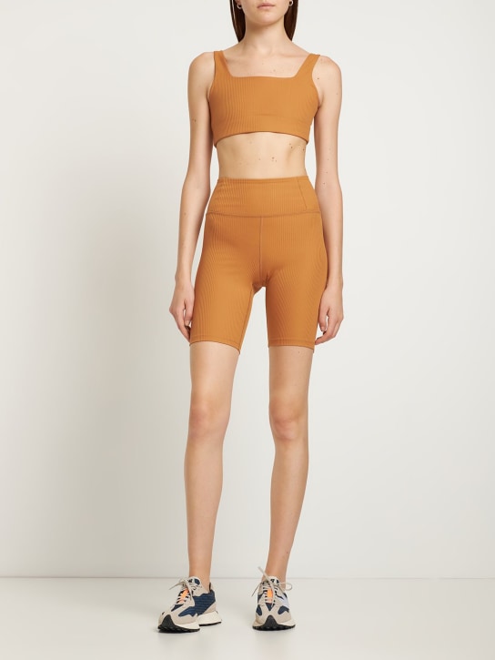 Girlfriend Collective: Brassière en tissu technique stretch Tommy