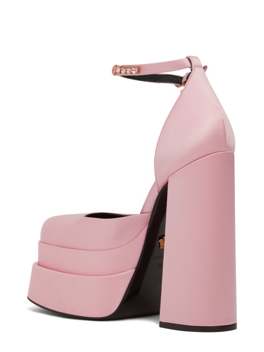 Versace: Escarpins compensées en satin 155 mm