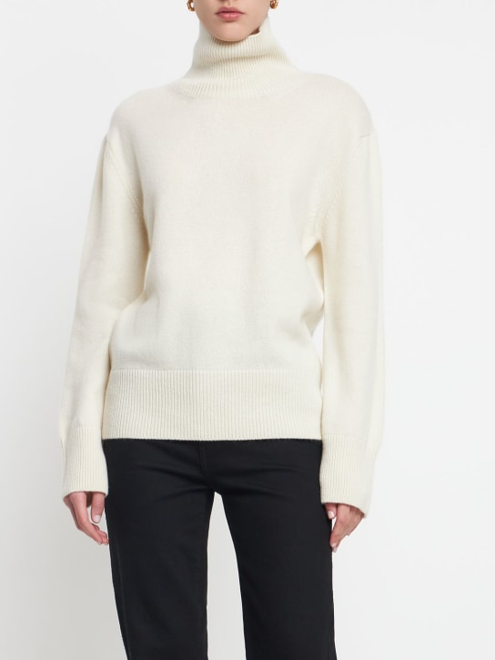 Annagreta: Pull-over col roulé en cachemire Luisa