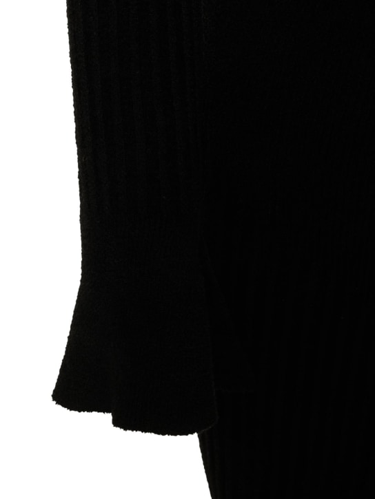 Andreadamo: Ribbed knit velvet midi dress w/cut out