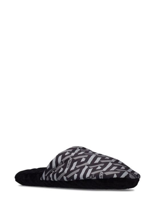Versace: Pantoufles Greca Signature