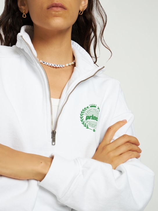 Sporty & Rich: Collar Wellness de perlas sintéticas y cuentas