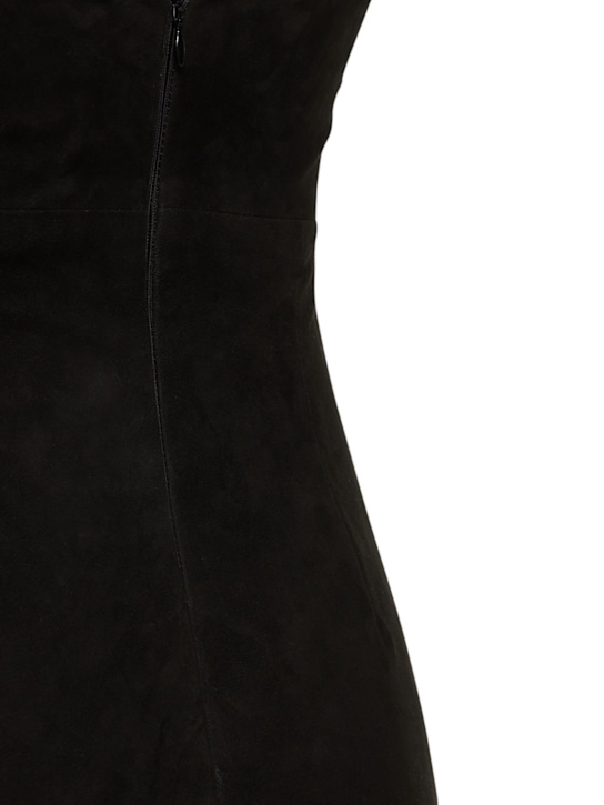 Giuseppe Di Morabito: Vestito in camoscio