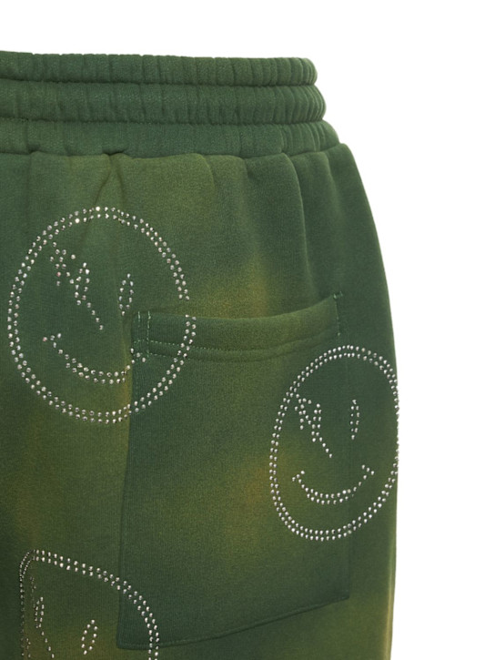 Retrovert: Sports shorts with print