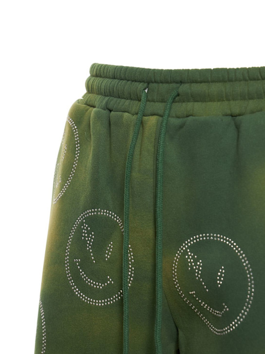Retrovert: Sports shorts with print