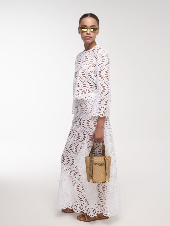 Giambattista Valli: Falda midi de macramé