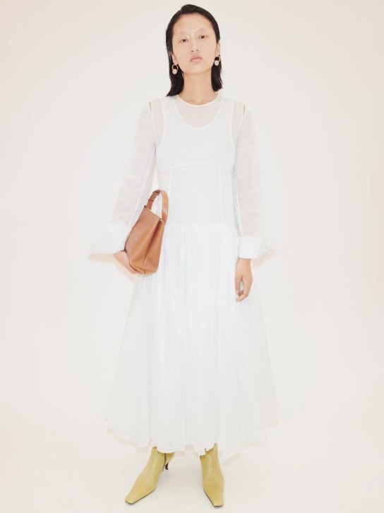 Jil Sander: Robe midi en organza de coton
