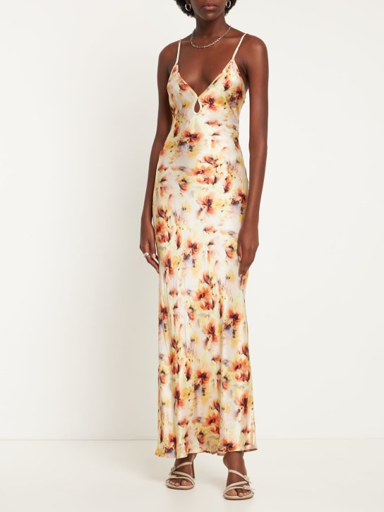 Bec + Bridge: Maxikleid aus Viskosesatin mit Blumenmuster