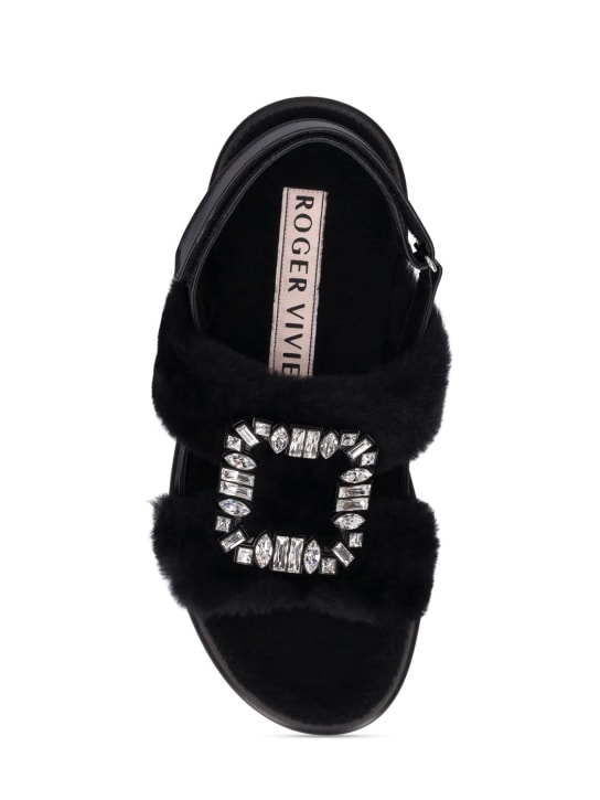 Roger Vivier: Sandali Viv Winter in pelliccia con strass 10mm