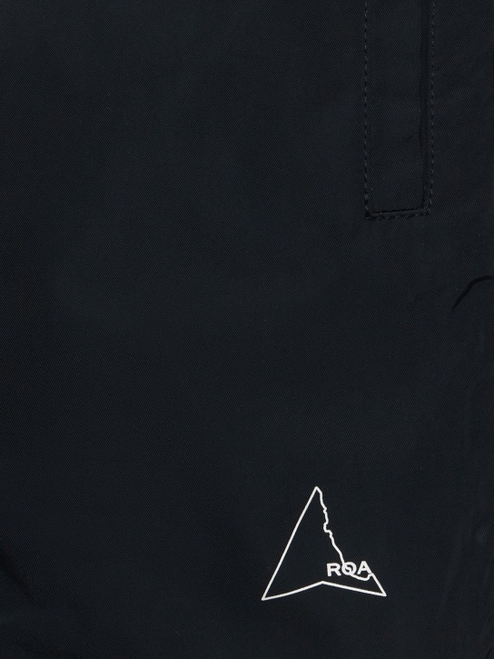 Roa: Shorts mare