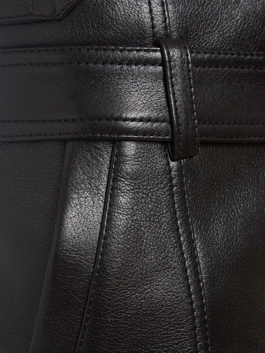 Versace: Jupe courte en cuir avec ceinture