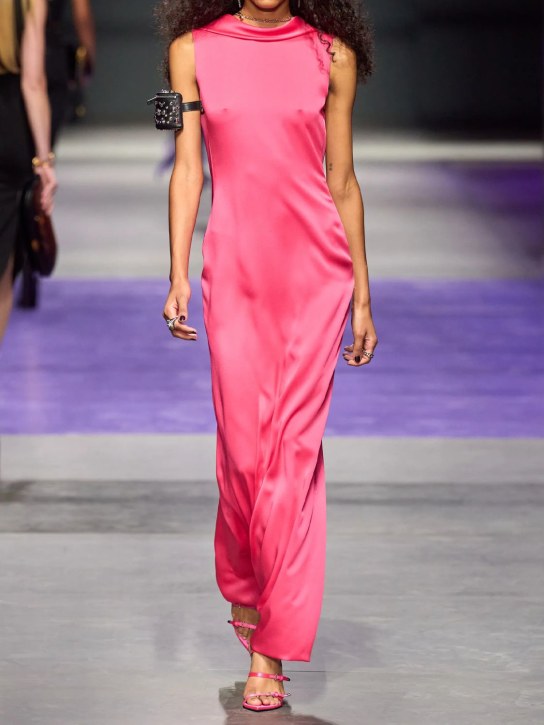 Versace: Robe midi dos nu en satin envers brillant