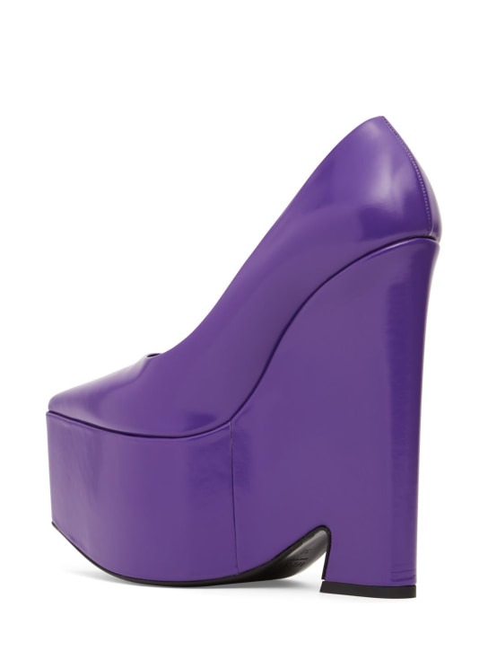 Versace: Escarpins en cuir verni Tempest 170 mm