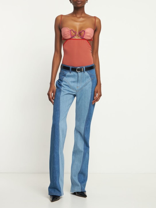 Nensi Dojaka - Denimjeans in Kontrastfarbe