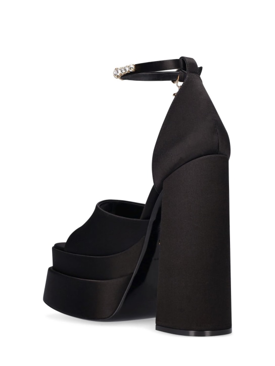 Versace: Sandales compensées en satin et viscose 110 mm