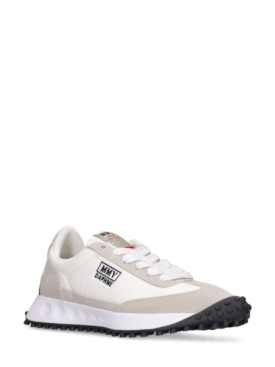 Mihara Yasuhiro: Sneakers basses en cuir Daphne OG