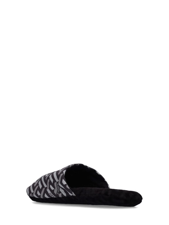 Versace: Pantoufles Greca Signature