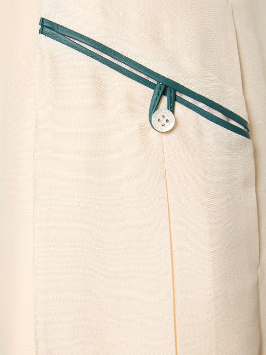 Bally: Seidensatinhose mit Lederborte