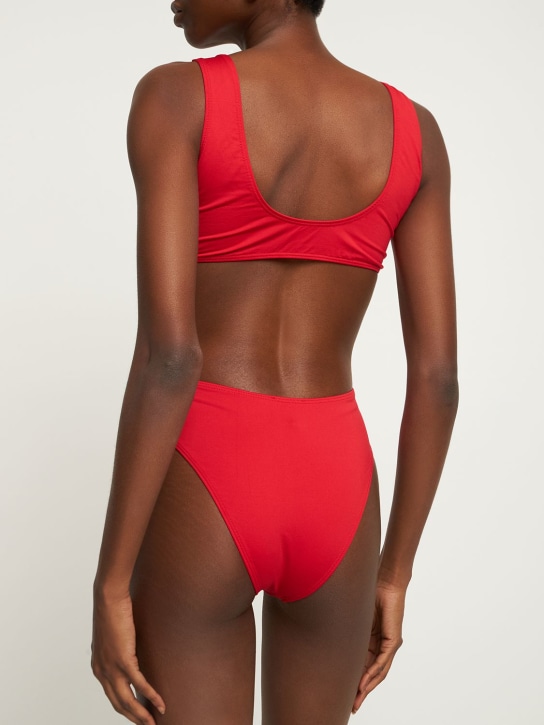Leslie Amon: Maillot de bain une pièce Sol