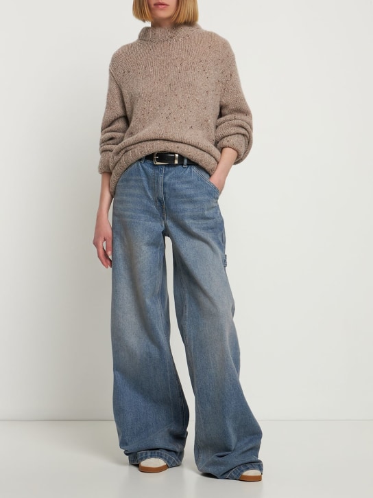 Interior: Eva cashmere crewneck sweater