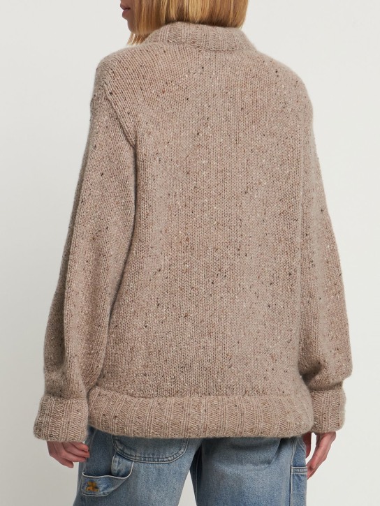 Interior: Eva cashmere crewneck sweater