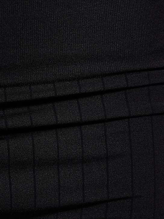 Prism Squared: Fließende, gerippte Shorts mit hohem Bund