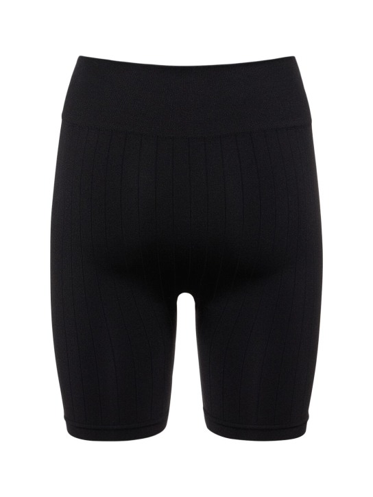 Prism Squared: Fließende, gerippte Shorts mit hohem Bund