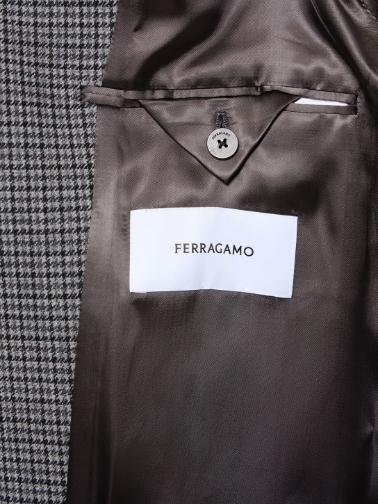 Ferragamo: Abrigo cruzado de lana