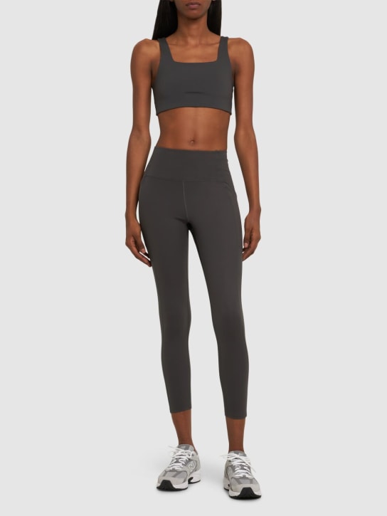 Girlfriend Collective - Brassière en tissu technique stretch Tommy