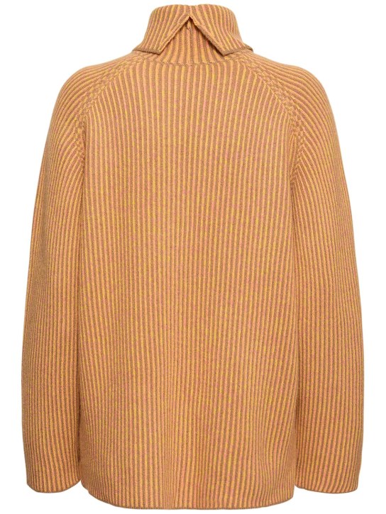Guest In Residence: Suéter de cashmere con cuello alto