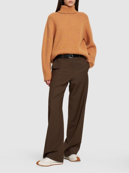Guest In Residence - Maglia collo alto Tri in cashmere a costine