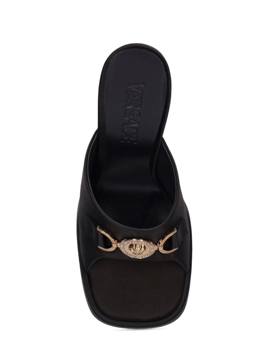Versace: Mules en satin 120 mm