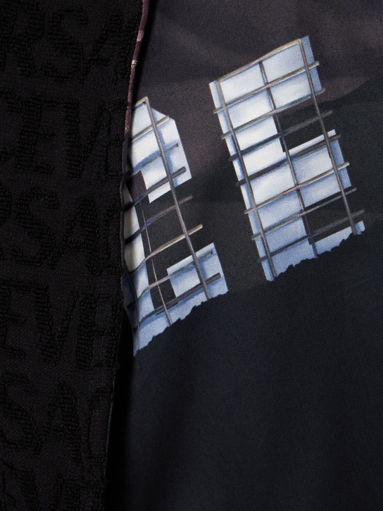 Versace: Heritage printed bathrobe