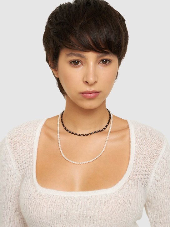 EÉRA: Collier à double chaîne avec perles Reine
