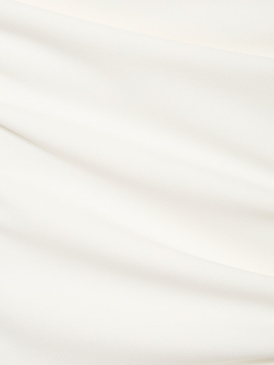 Solace London: Langes Kleid aus Krepp „Amari“