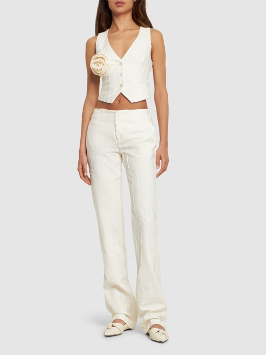 Blumarine - Gilet plissé avec épingle rose