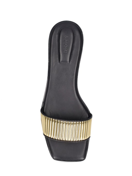 SIMKHAI: Flache Schuhe aus veganem Leder „Carter“